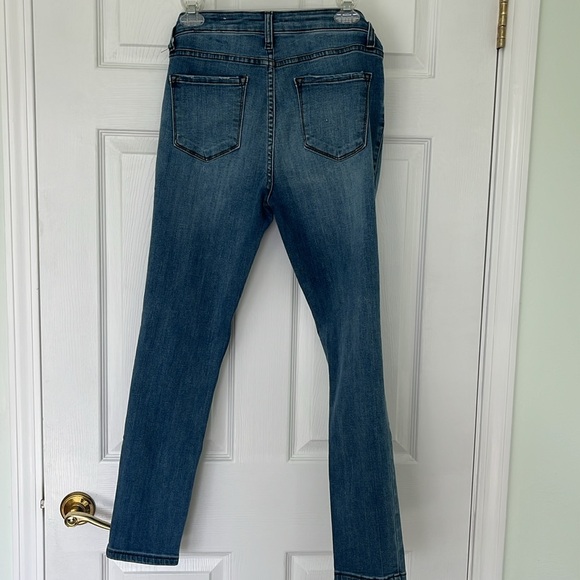 STS Blue women’s stretch blue skinny jeans. Inseam 27 1/2 inches. - Picture 2 of 6